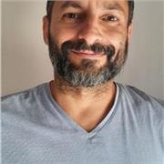 Soy un Ingeniero de telecomunicaciones que ofrece dar clases de programación a niños y jóvenes.